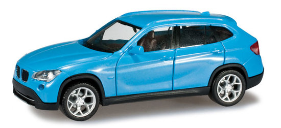 Auto BMW X1, light blue